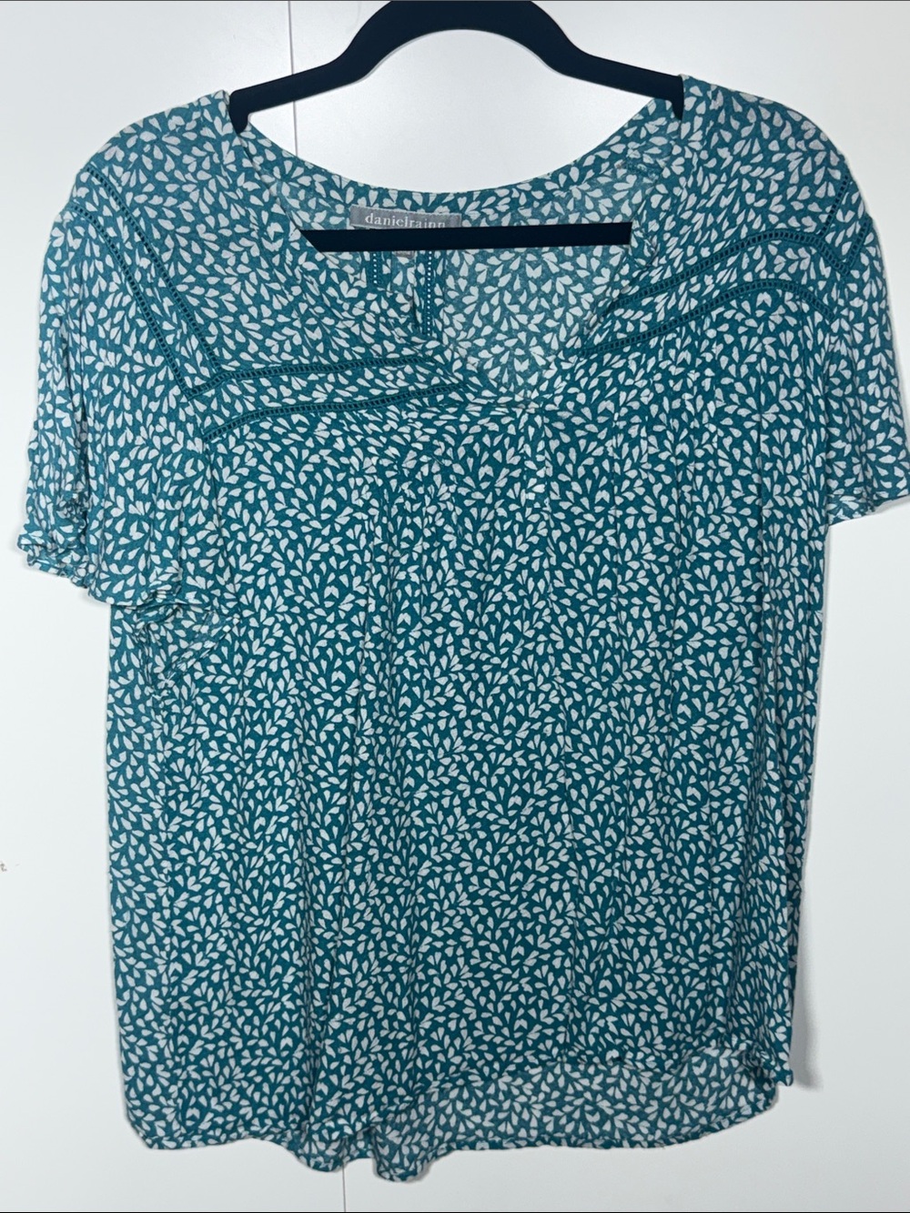 Daniel Rainn Teal Leaf-Print Short Sleeve Blouse